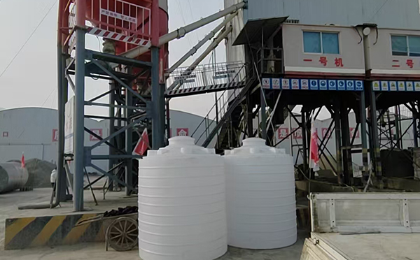 新城镇立式运输桶交付案例｜全新PE材质 · 多行业适配 · 批量稳定供应